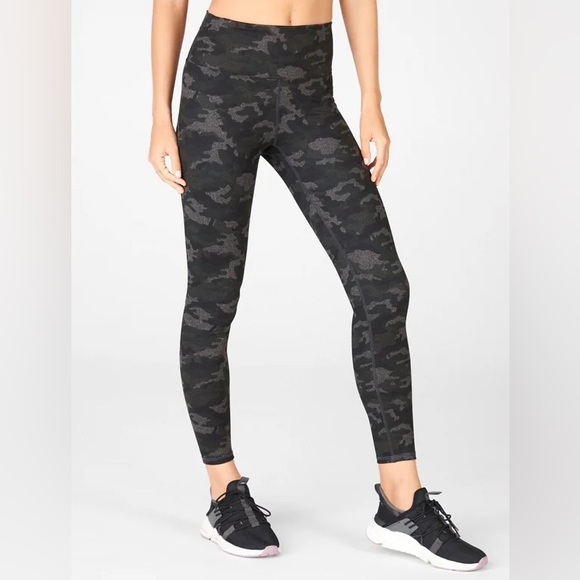 Fabletics Pants - Fabletics•Powerhold leggings•Camo•XS